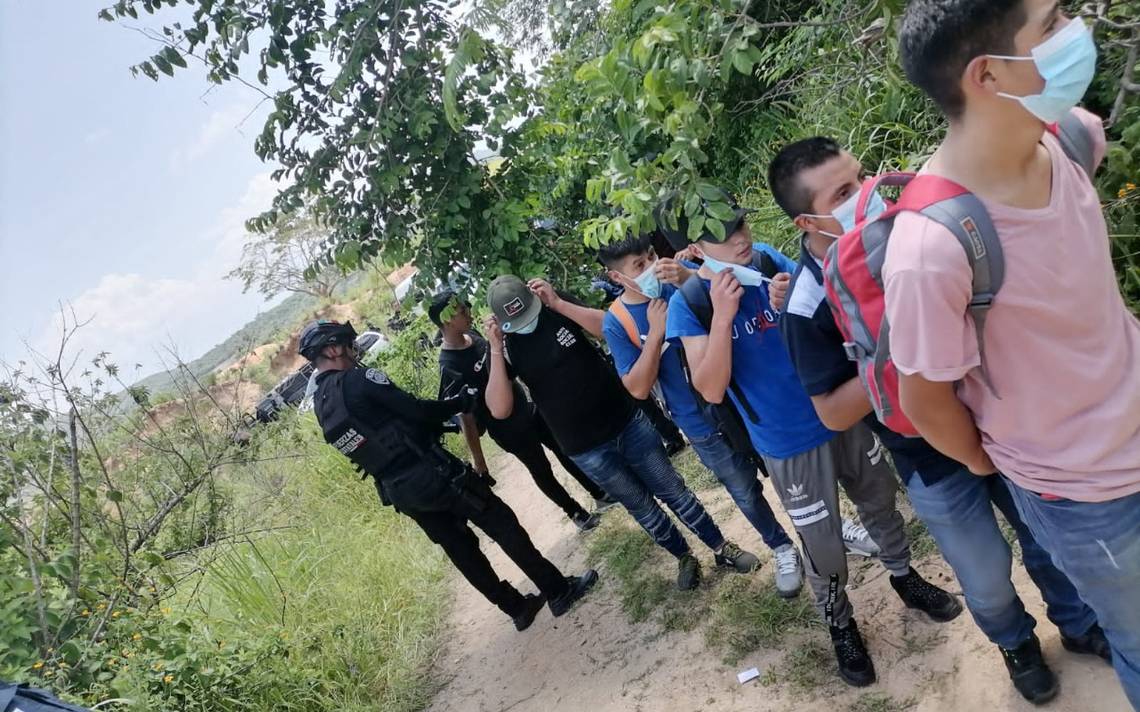 Interceptan un tráiler con 269 migrantes ocultos en Chiapa de Corzo